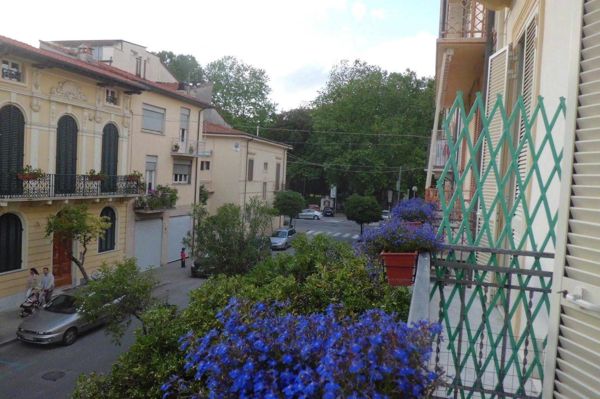 Hotel Villa Morgana Viareggio Buitenkant foto